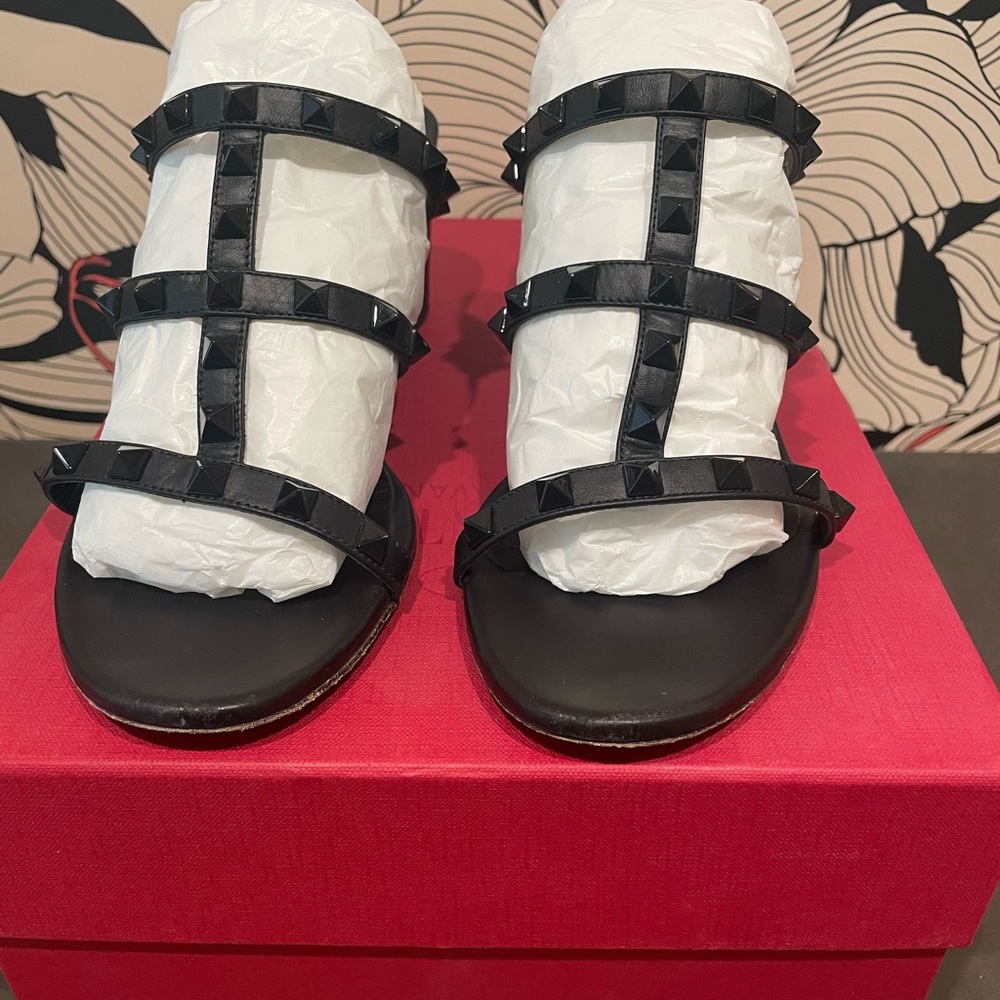 Valentino Rockstud - Picture 2 of 5